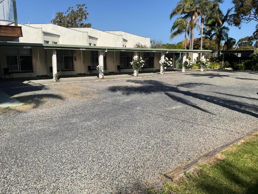 The Silver Bream Motel & Self Contained Units Mallacoota Exteriér fotografie